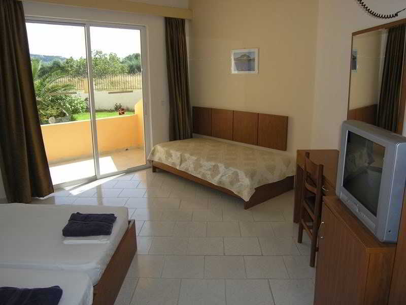 Lyristis Dinos Studios & Apartments Faliraki Buitenkant foto
