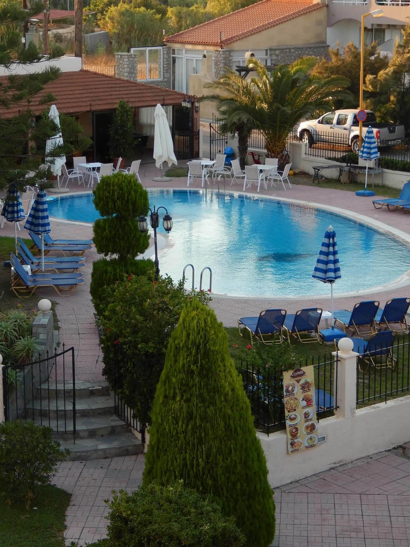 Lyristis Dinos Studios & Apartments Faliraki Buitenkant foto