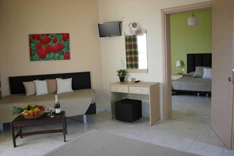 Lyristis Dinos Studios & Apartments Faliraki Buitenkant foto
